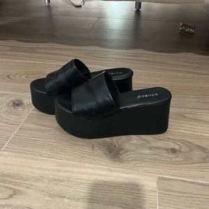 Platform sandals